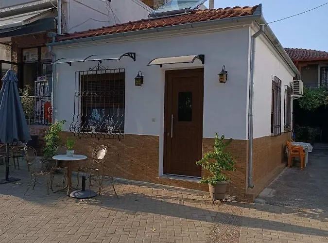 Mary's Traditional * Aigani