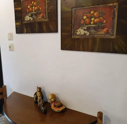 Mary's Traditional Apartament Aigani